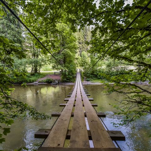 Hängesteg über die Wertach bei Görisried Hängesteg über die Wertach bei Görisried im Ostallgäu.