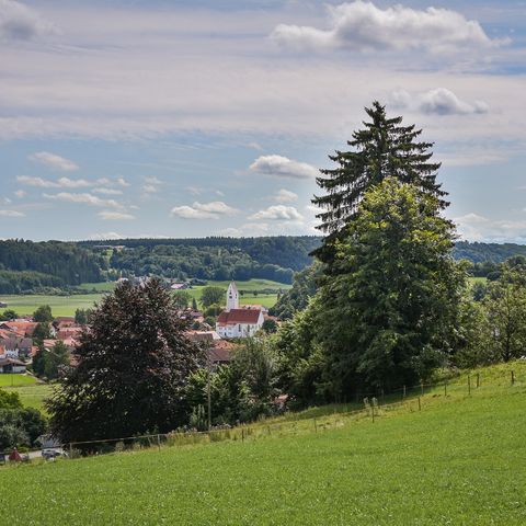 Ausblick von oben auf Eggenthal Ausblick von oben auf Eggenthal im Ostallgäu.