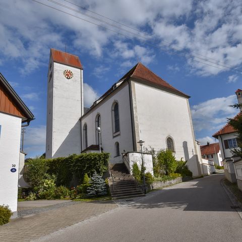 Pfarrkirche St. Peter und Paul in Stötten Pfarrkirche St. Peter und Paul in Stötten am Auerberg im Ostallgäu.