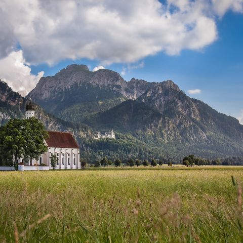 St. Coloman und die Königsschlösser bei Schwangau St. Coloman und die Königsschlösser bei Schwangau im Ostallgäu.