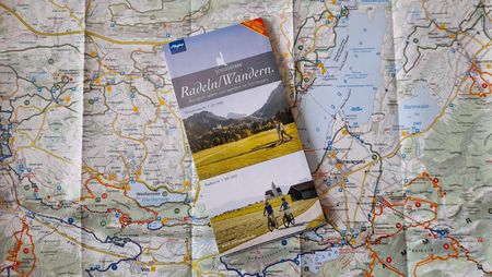 Kombikarte Radeln und Wandern im Schlosspark Süd Kombikarte Radeln und Wandern im Schlosspark Süd