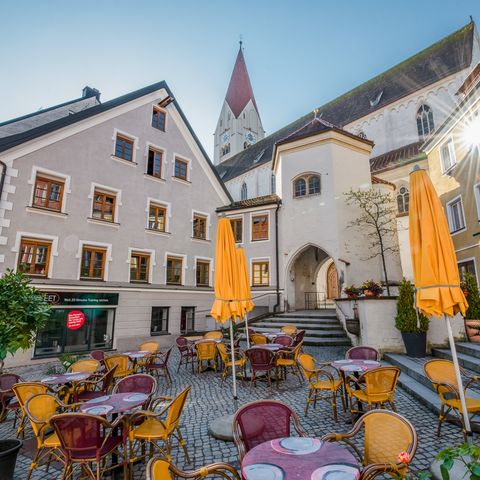 Sonnenaufgang in der Altstadt von Kaufbeuren Sonnenaufgang in der Altstadt von Kaufbeuren beim Ostallgäu.