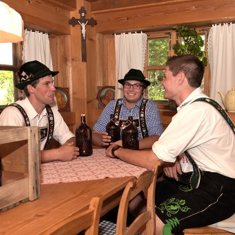 Stammtisch im Flößermuseum in Lechbruck Gesellige Runde am Stammtisch im Flößermuseum in Lechbruck am See im Ostallgäu.